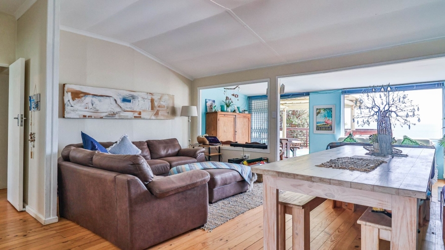 4 Bedroom Property for Sale in Perlemoenbaai Western Cape